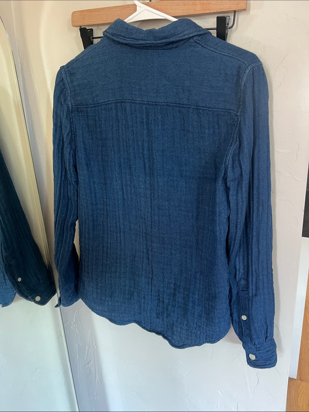Faherty 100% cotton Navy Blue Textured Button-Up Shirt - Picture 4 of 4